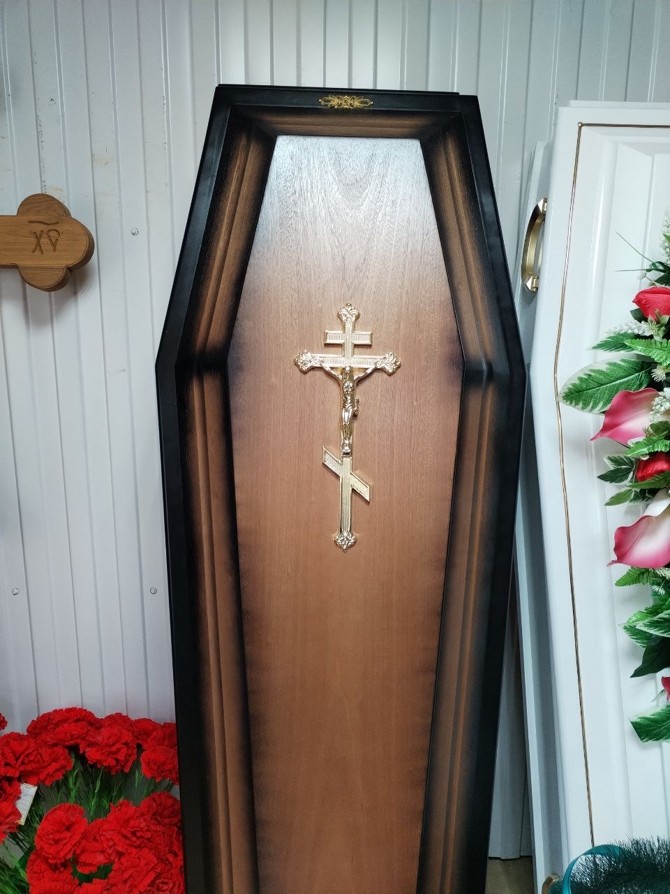 Гроб орех